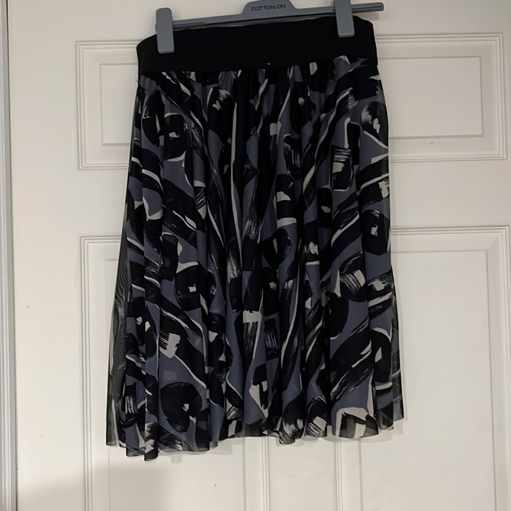 Honey & Lace Skirt - Picture 3 of 4